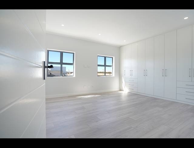 4 BEDROOM HOUSE FOR SALE IN SANDOWN